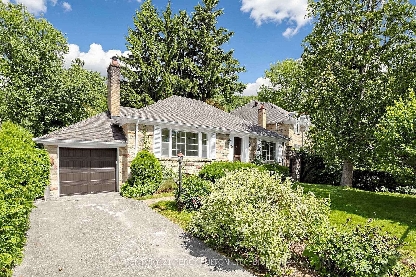 Property Photo:  50 Plymbridge Road  ON M2P 1A3 