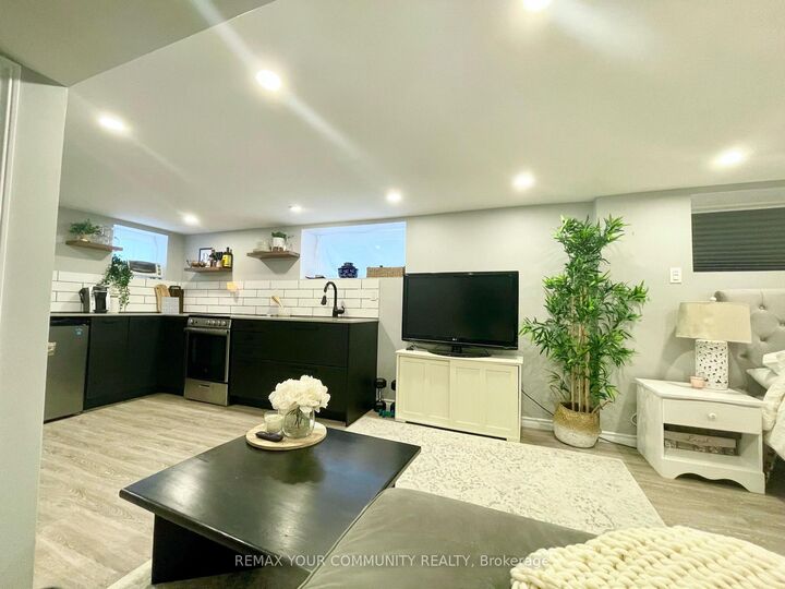 Property Photo:  264 Sterling Road Basement  ON M6R 2B9 