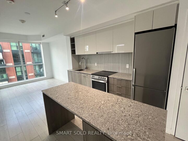 Property Photo: 31 Tippett Road 831 ON M3H 2V1