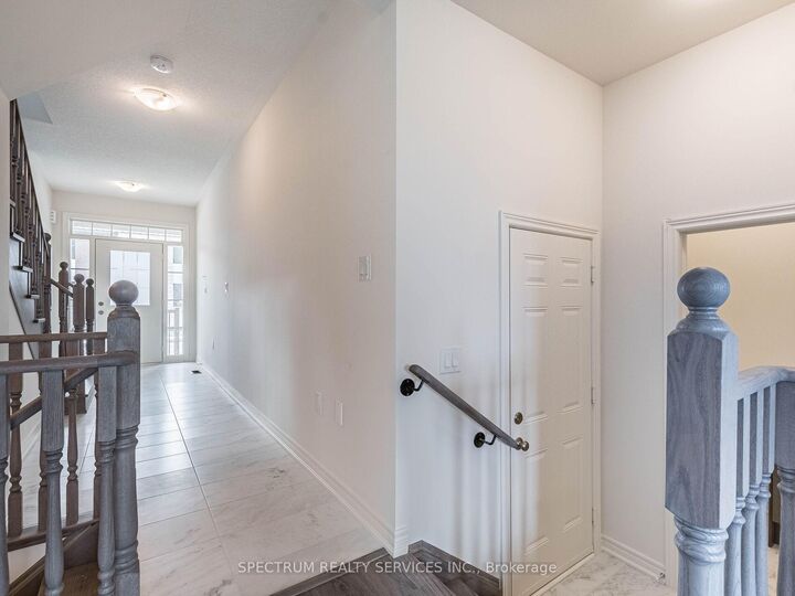 Property Photo:  26 Holcomb Terrace  ON L8B 1Z8 