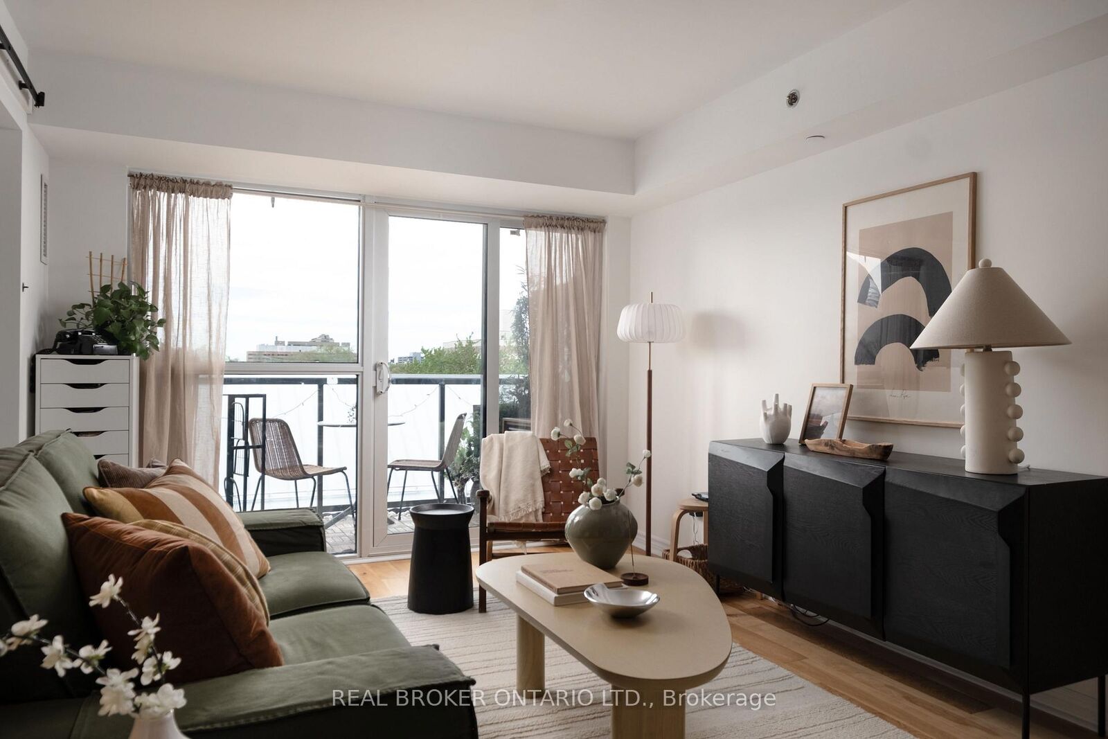 Property Photo:  35 Saranac Boulevard 510  ON M6A 2G4 