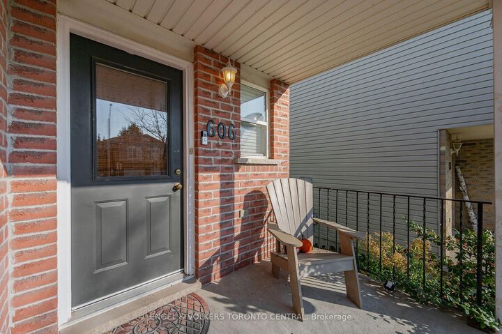 Property Photo:  606 Royal Fern Street  ON N2V 2P5 