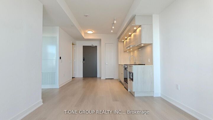 Property Photo:  448 Burnhamthorpe Road 1810  ON L5B 0R4 