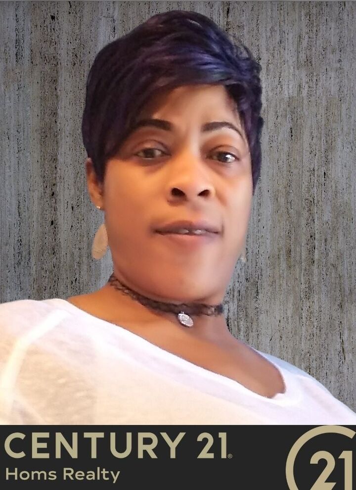 Dawn Tucker, Real Estate Salesperson in Saint Cloud, Wolf's Crossing Realty