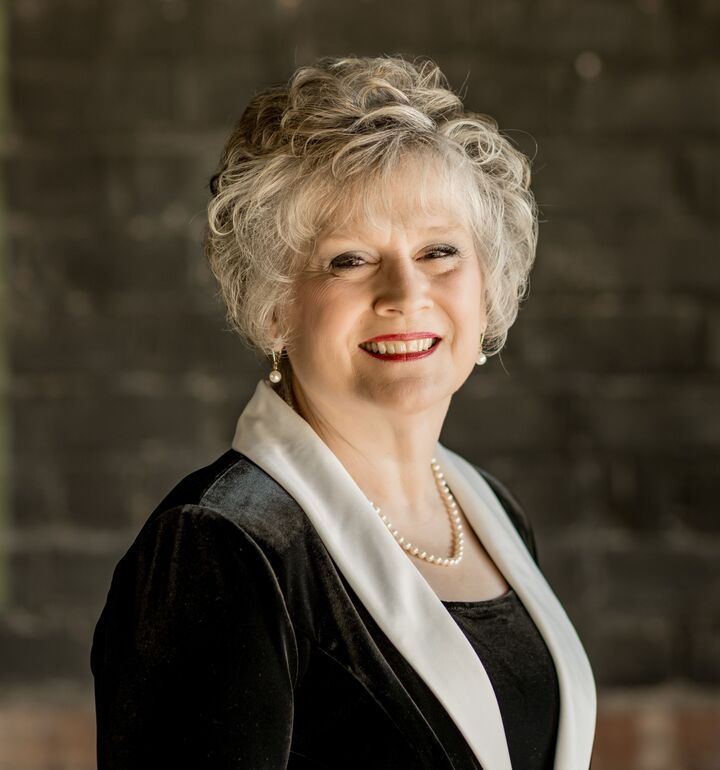 Gwen Wixom, Real Estate Salesperson in Burlington, Property Professionals