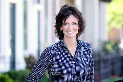 Janet Winn, Real Estate Salesperson in Pella, Signature Real Estate