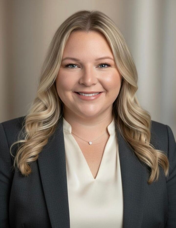 Lynzie Mackey, Real Estate Salesperson in Fort Myers Beach, ERA Real Solutions Realty