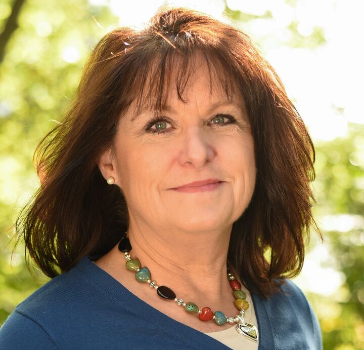 Suzanne Domestico, Real Estate Salesperson in Mendon, Custom Home Realty