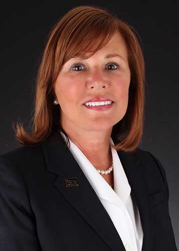 Bonnie Axelson, Real Estate Salesperson in Shelby Township, Professionals