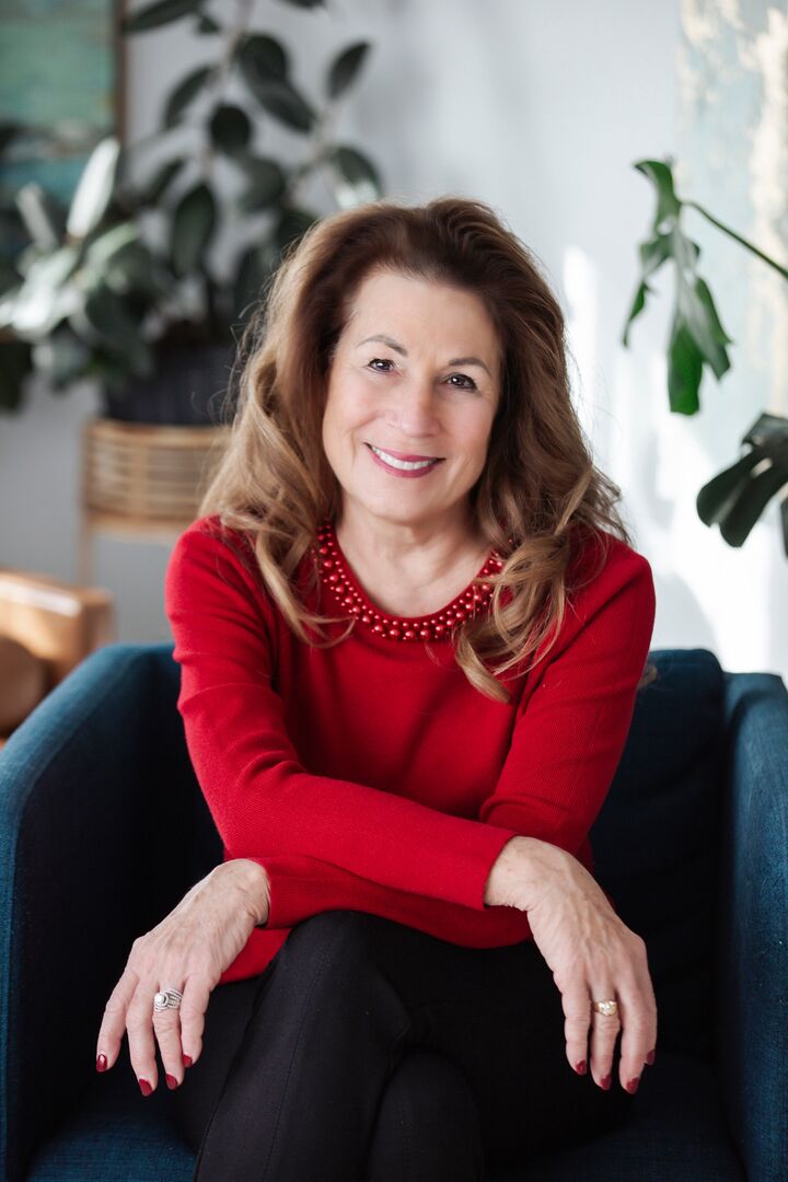 Lori Periard, Associate Real Estate Broker in Saginaw, Signature Realty