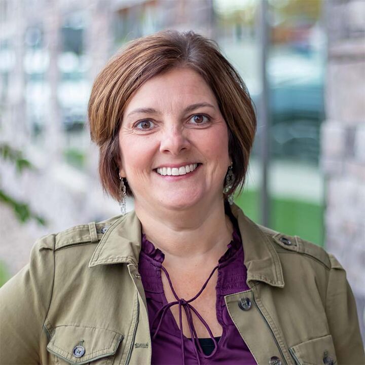 Holly Richardson, Real Estate Salesperson in Ankeny, Signature Real Estate