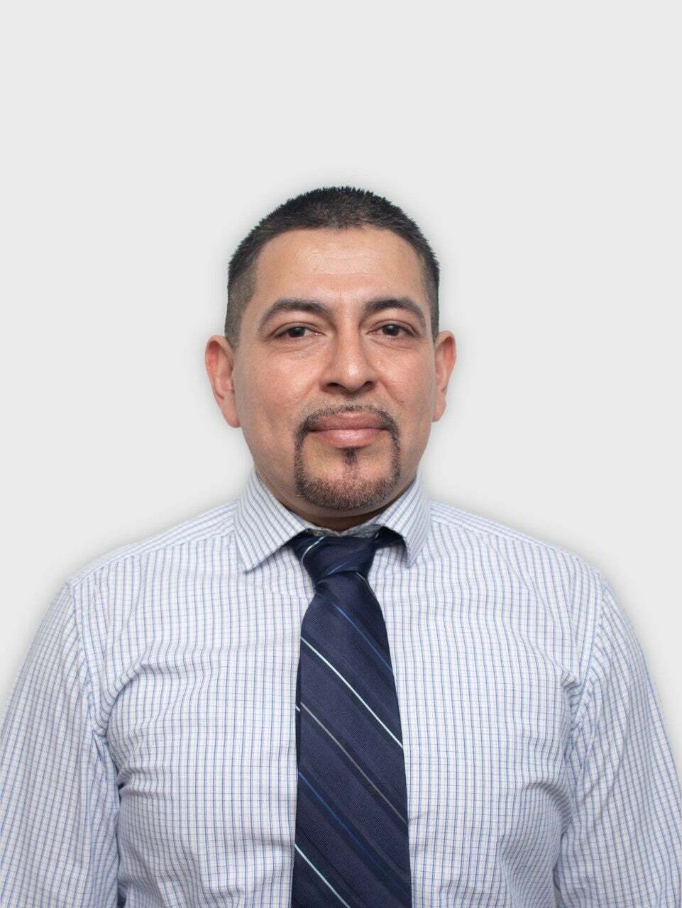 Carlos Dominguez Murillo, Associate Real Estate Broker in Waukegan, Circle