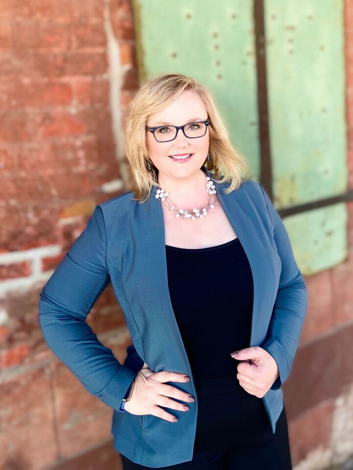 Candie Barnhart, Real Estate Salesperson in Hanford, Jordan-Link