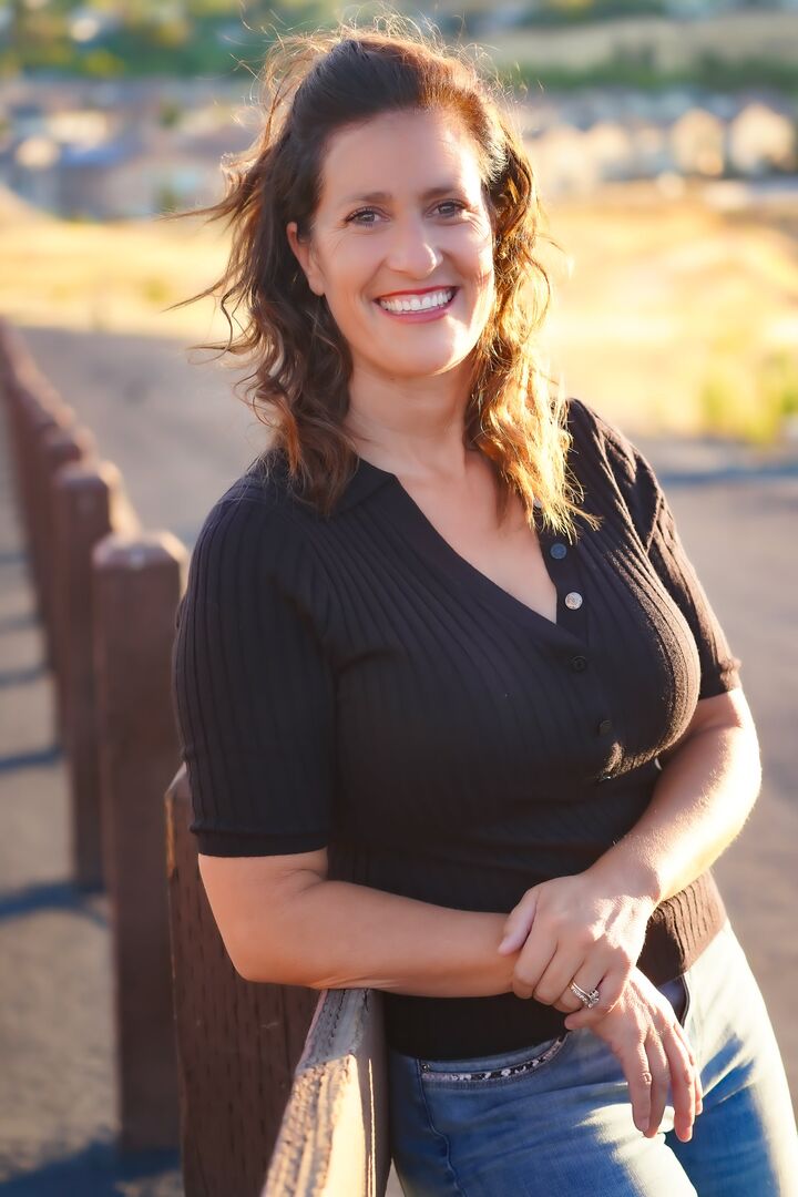 Colette Cleaves, Real Estate Salesperson in Brentwood, Icon Properties