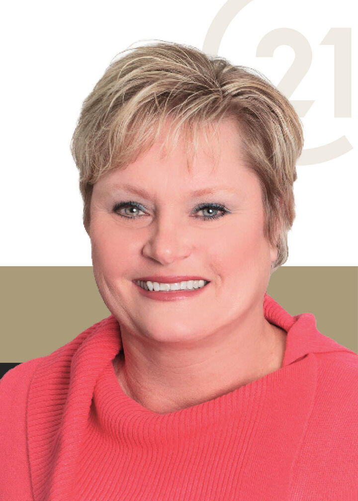 Pam Harris, Associate Real Estate Broker in Lake Charles, Bessette Flavin