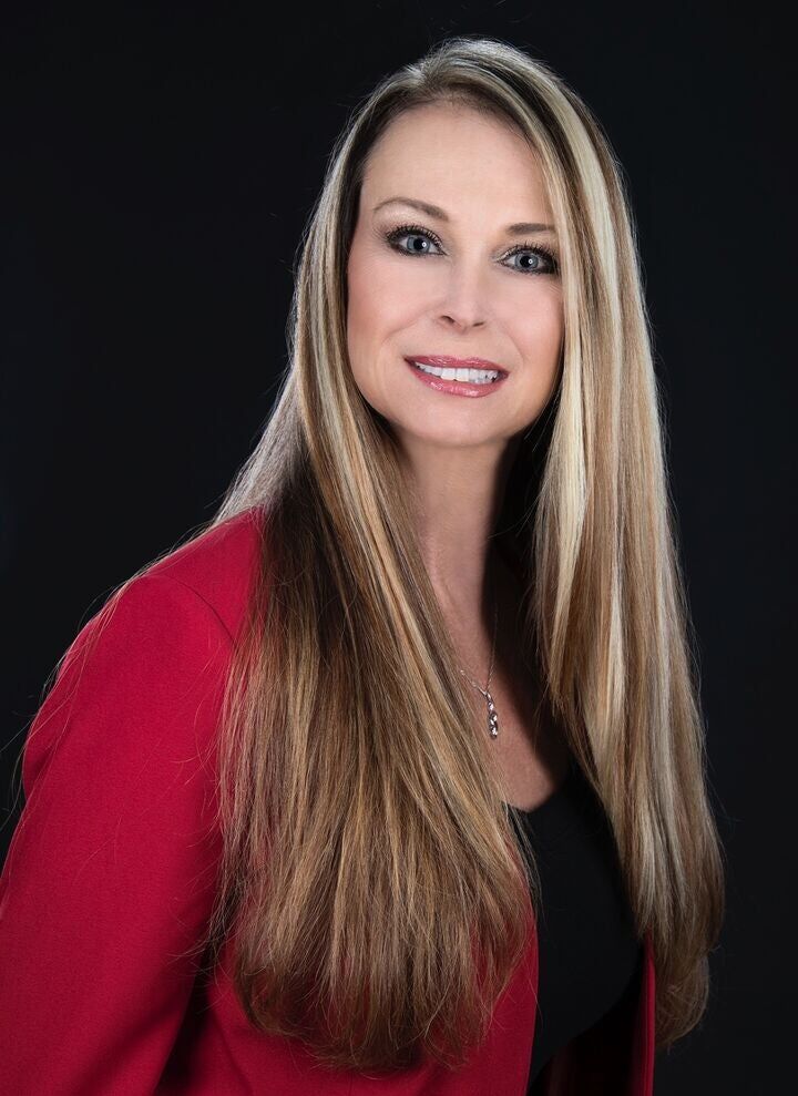 Lisa Wargo, Real Estate Salesperson in Punta Gorda, Sunstar Realty