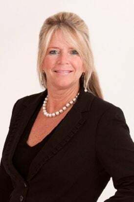 Shelly Hall, Associate Real Estate Broker in Okemos, Professionals