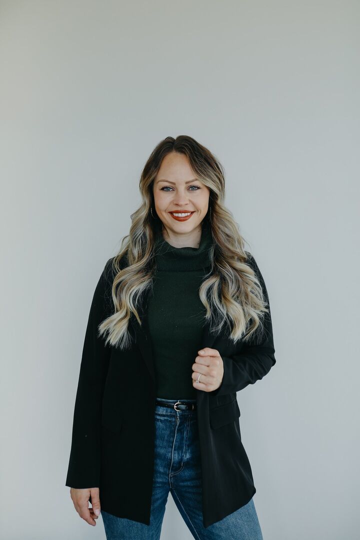 Megan Avila, Real Estate Salesperson in Urbandale, Signature Real Estate