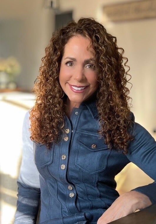 Robyn Blosio, Real Estate Salesperson in Stamford, Shore & Country Properties