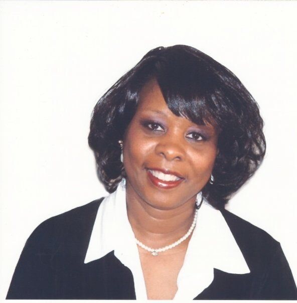 Vivian Lyles, Real Estate Salesperson in Savannah, ERA Southeast Coastal Real Estate
