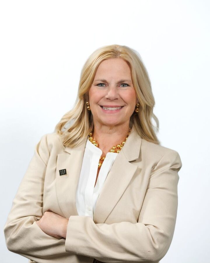 Heather Babb, Real Estate Broker in Columbus, Scheetz
