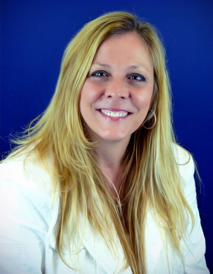 Cynthia Fiore,  in Hauppauge, Realty Connect