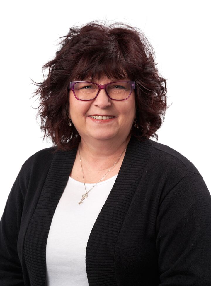 Becky Groves, Real Estate Salesperson in Evansville, ERA First Advantage Realty, Inc.