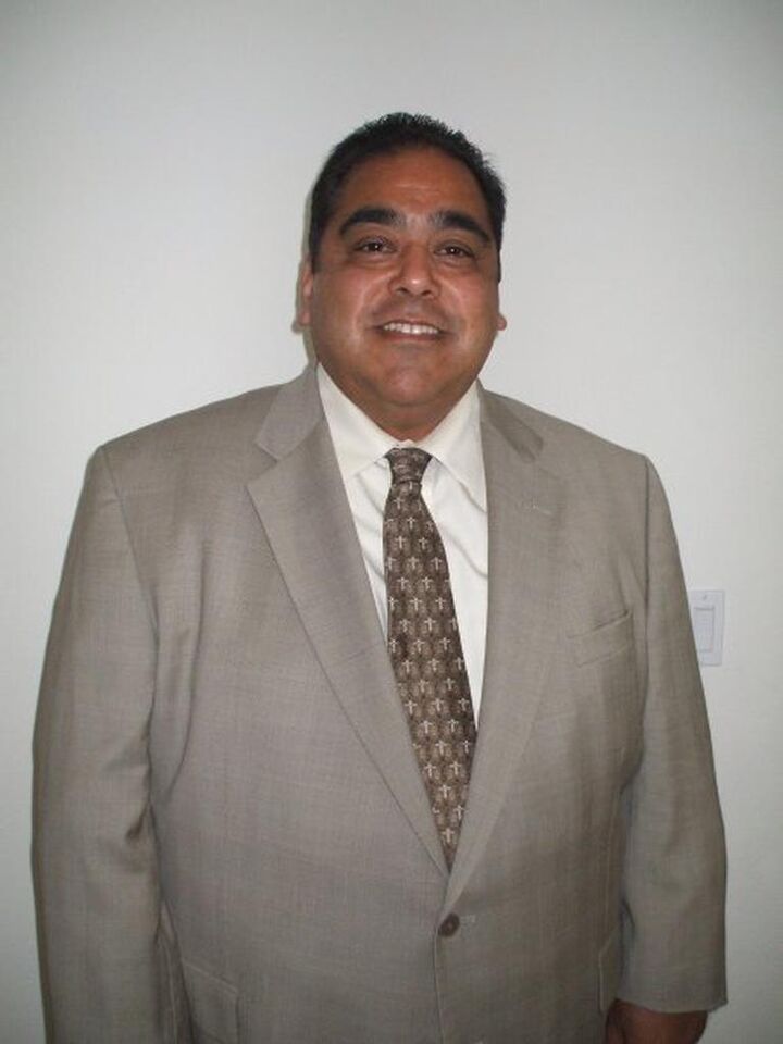 Rene Jaramillo, Real Estate Salesperson in Moreno Valley, Town & Country