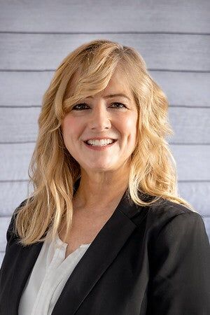 Vanda Yaroch, Real Estate Salesperson in Midland, Professionals