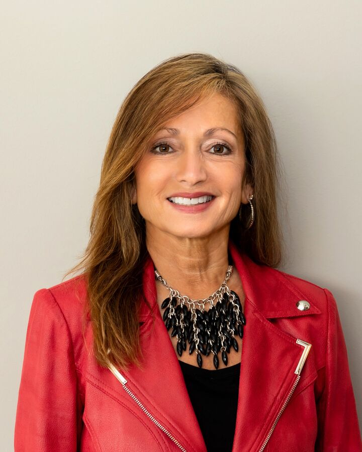 Marcie Knafel, Real Estate Broker in Indianapolis, Scheetz