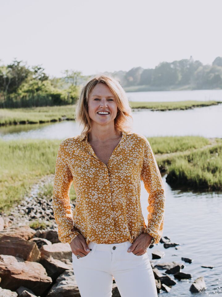Jessica Chase, Real Estate Salesperson in Newport, Gustave White