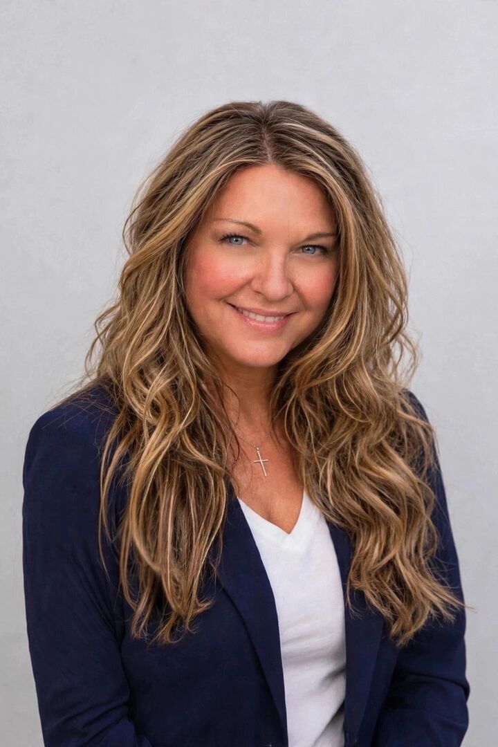 Venus Salvatore, Real Estate Salesperson in Wading River, M&D Good Life