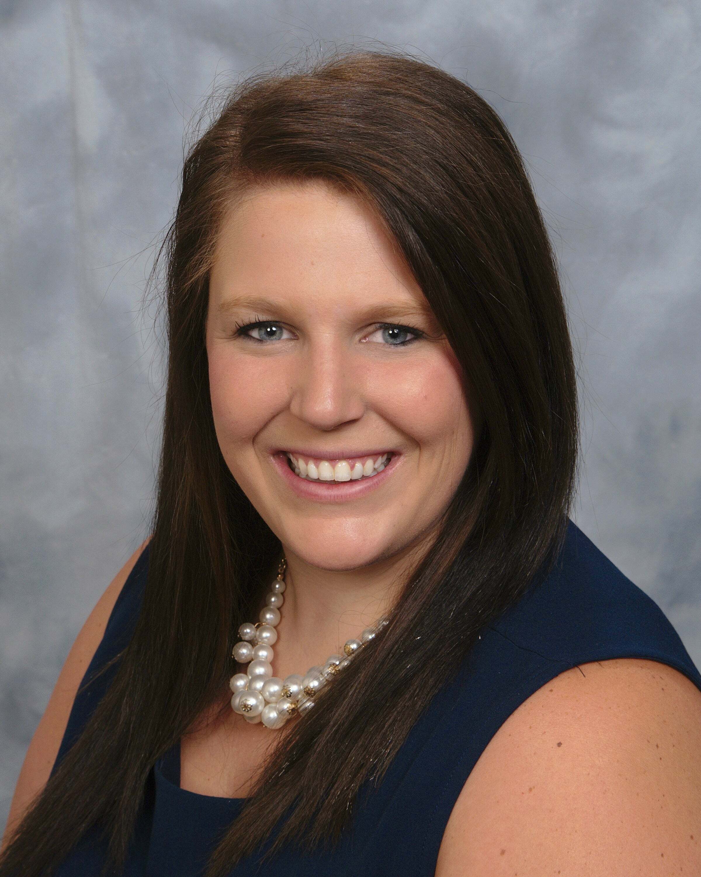 Allison Miller, Associate Real Estate Broker in Elkhart, Circle