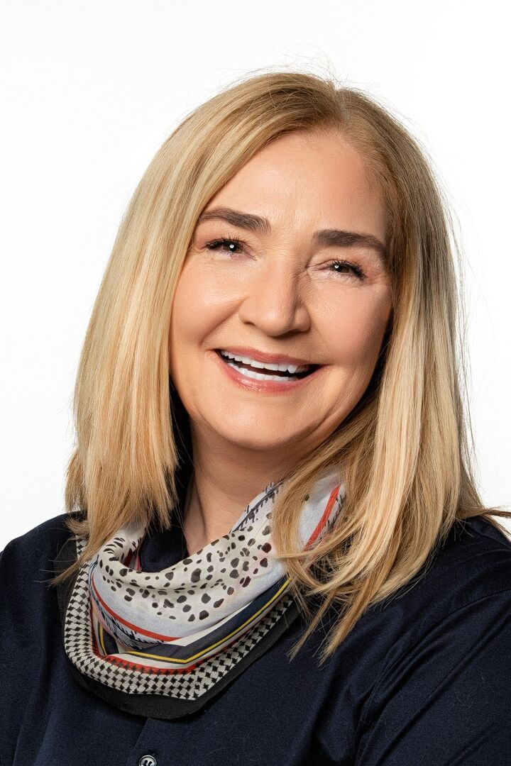 Siobhan Finch, Real Estate Salesperson in Porter Ranch, Quality Properties