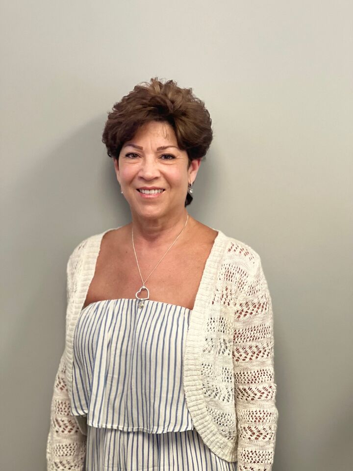 Lourdes Garcia, Real Estate Salesperson in Henderson, Americana