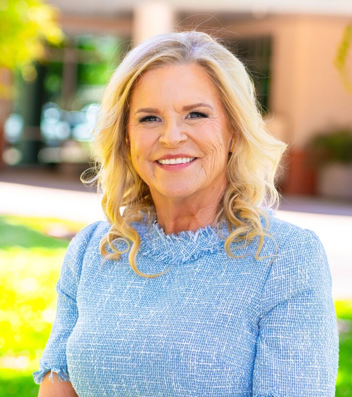 Laurie McCarty, Real Estate Salesperson in Bakersfield, Preferred, Realtors