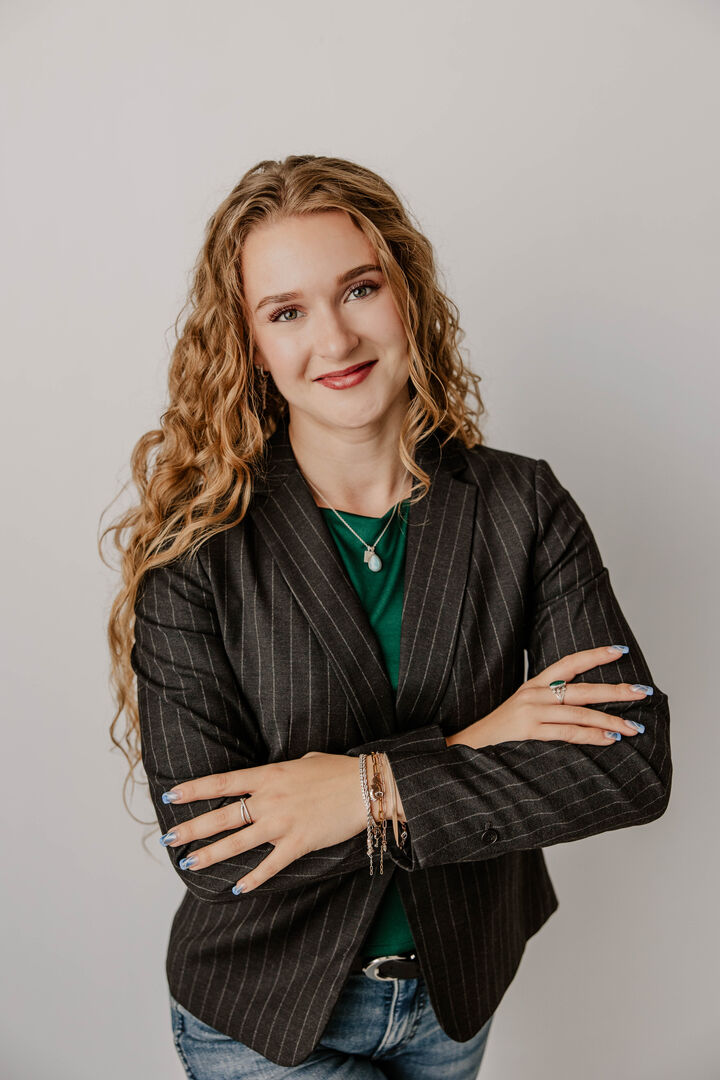 Meagan  Wood,  in Coeur d'Alene, Windermere