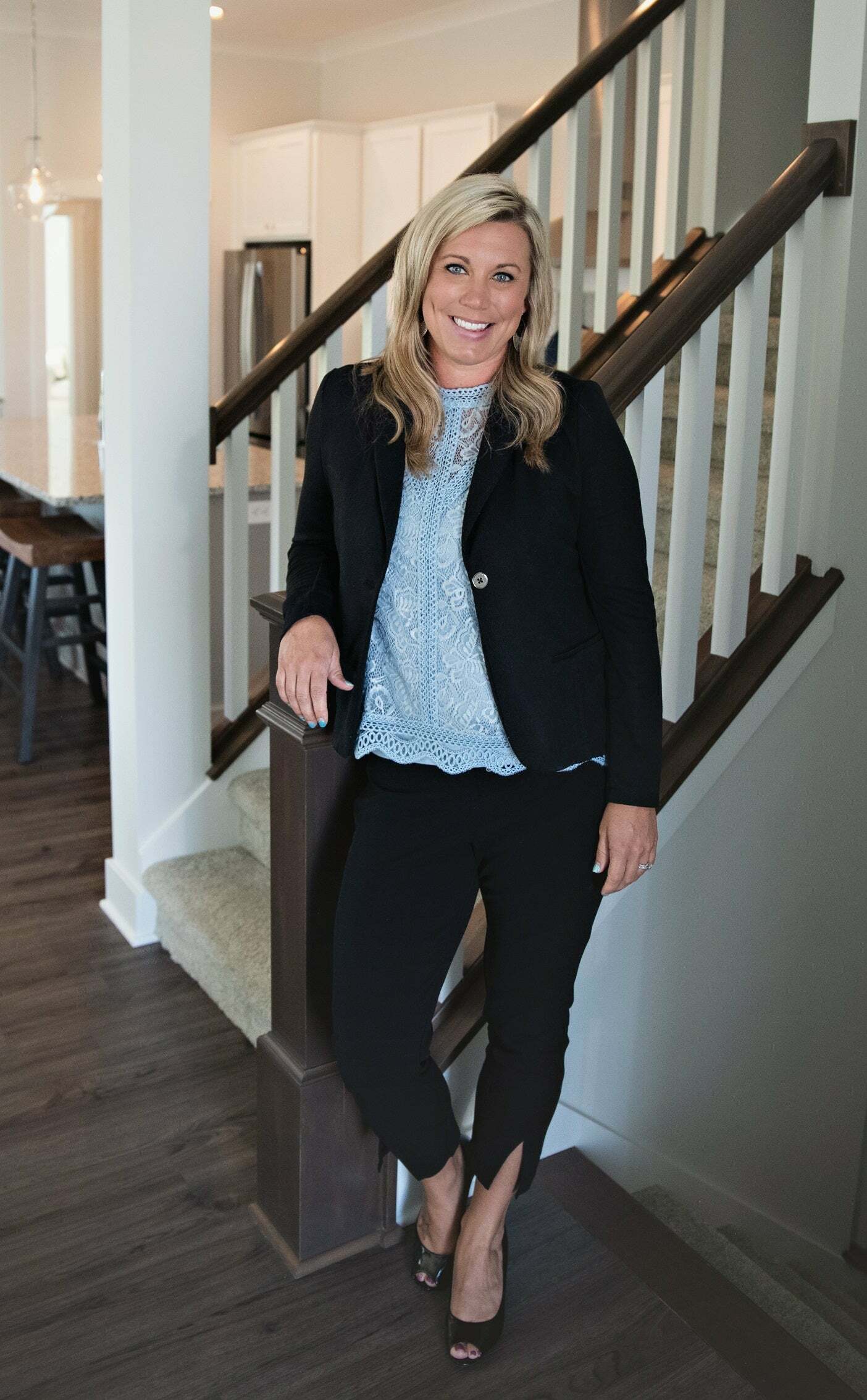 Hellena Robinett, Real Estate Broker in Greenwood, Scheetz