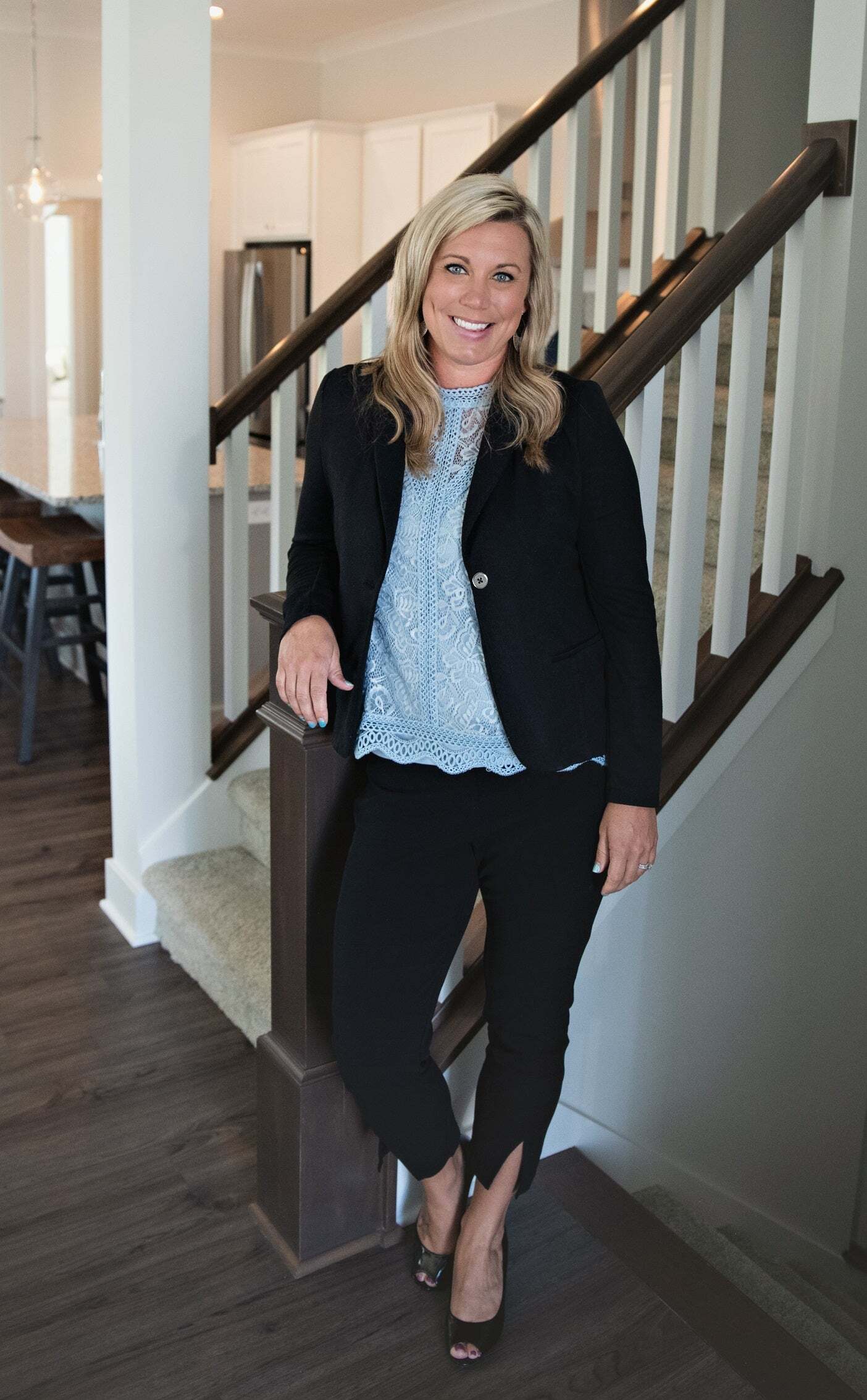 Hellena Robinett, Real Estate Broker in Greenwood, Scheetz