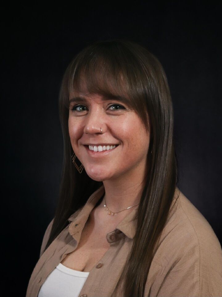 Linda Springer, Real Estate Salesperson in Fort Dodge, Associated, Realtors
