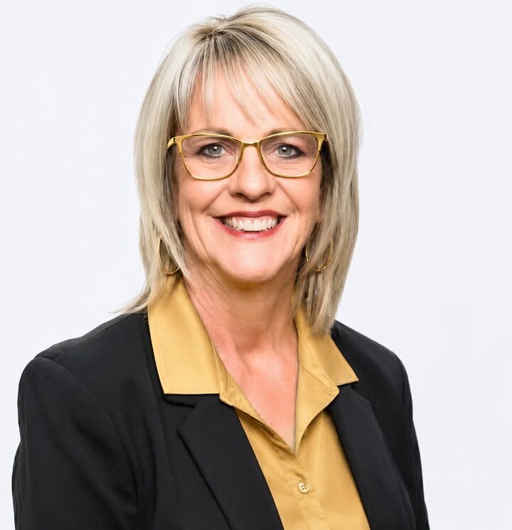 Donna Amandus,  in Burlington, Property Professionals
