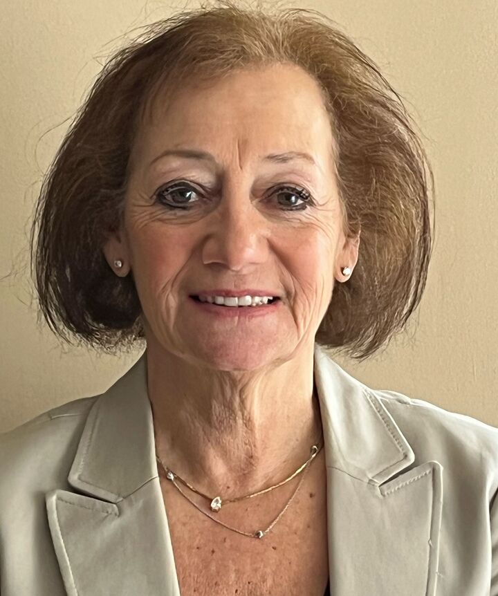 Lena Condon,  in Woodbury, Realty Connect