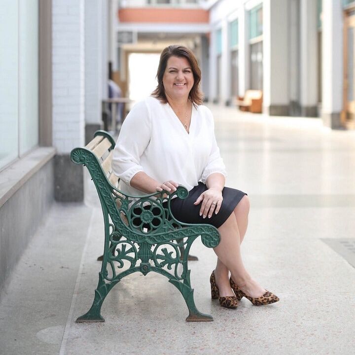 Gretchen Rigsby, Real Estate Salesperson in Newark, Frank Frye Real Estate