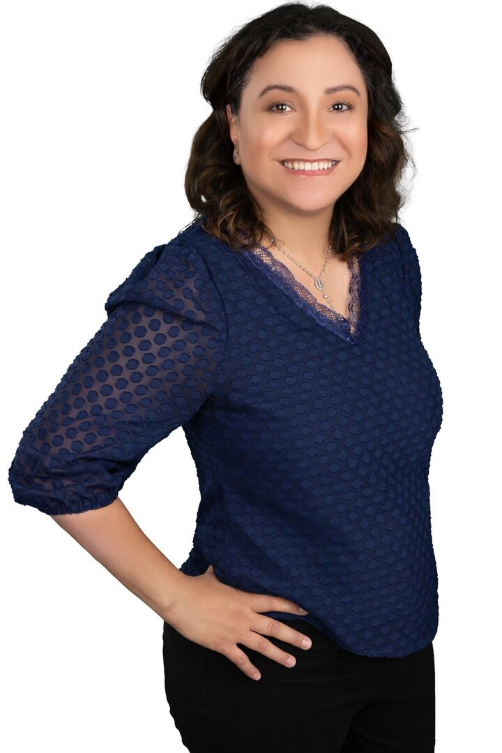 Rocio Adrian, Real Estate Salesperson in Murrieta, Associated Brokers Realty