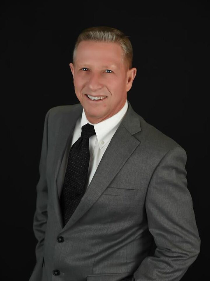 Michael Vedder, Real Estate Salesperson in Hesperia, Home Source