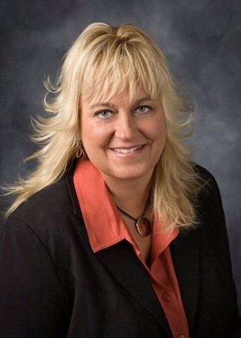 Kim VanMatre, Real Estate Salesperson in Janesville, Affiliated