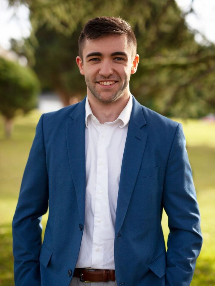 Dane Pray,  in Lake Forest Park, Windermere