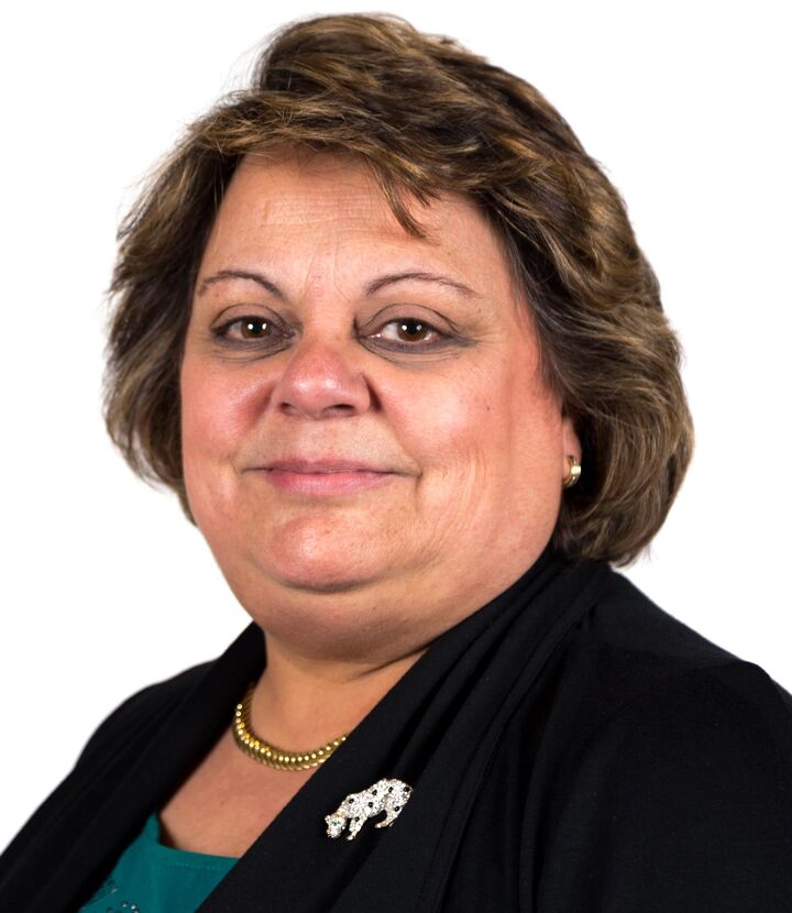 Doris DeBatt, Real Estate Salesperson in Lindenhurst, AA Realty