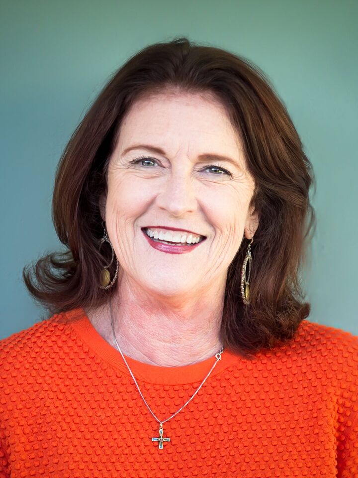 Lou Ellen Williams, Real Estate Salesperson in San Clemente, Affiliated