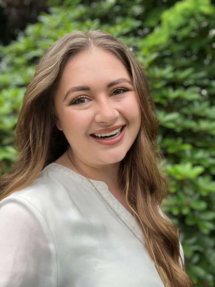 Kayla  Bouillon,  in Redmond, Windermere